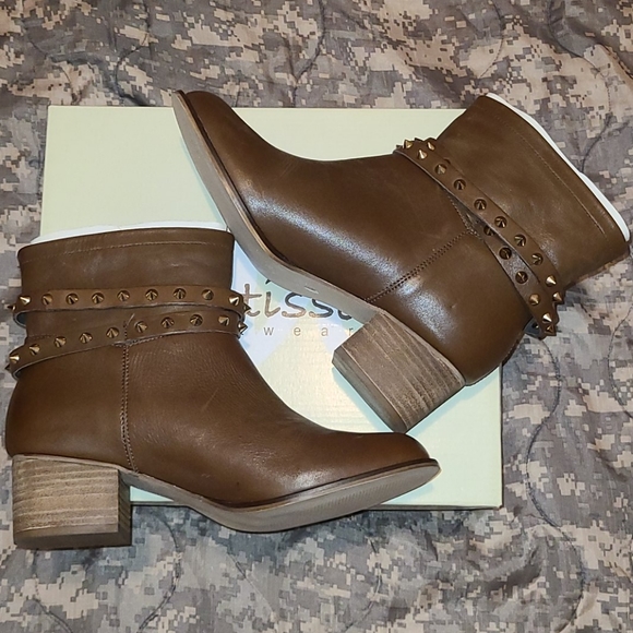 Matisse Rocker Slip On Ankle Booties - Picture 6 of 16